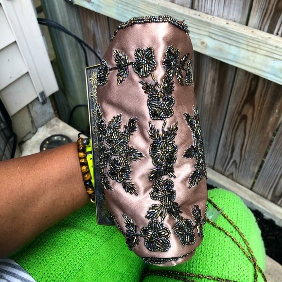 (SOLD) VINTAGE beaded beauty - Picture 5 of 16